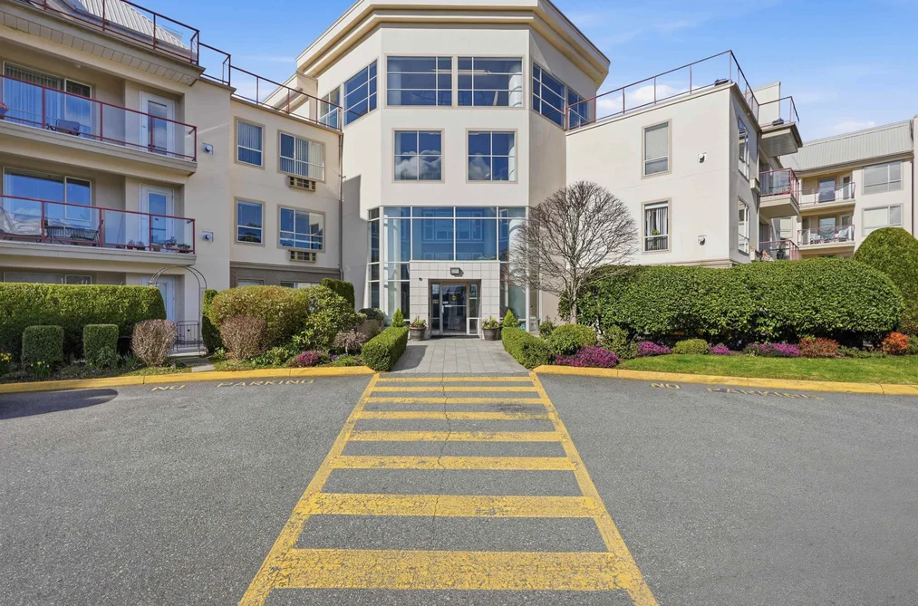 Condo for sale at 411 2626 Countess Street Abbotsford British Columbia - MLS: R3095714