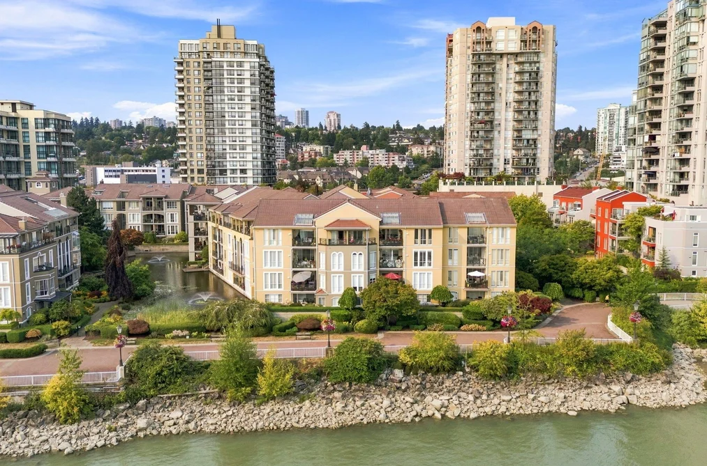 Condo for sale at 411 3 Renaissance Square New Westminster British Columbia - MLS: R3162659
