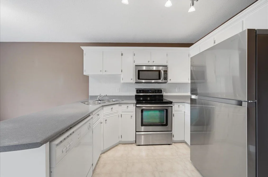 411 450 BROMLEY STREET, Coquitlam BC V3K 6S5, Coquitlam BC — Residential for Sale - Photo 4