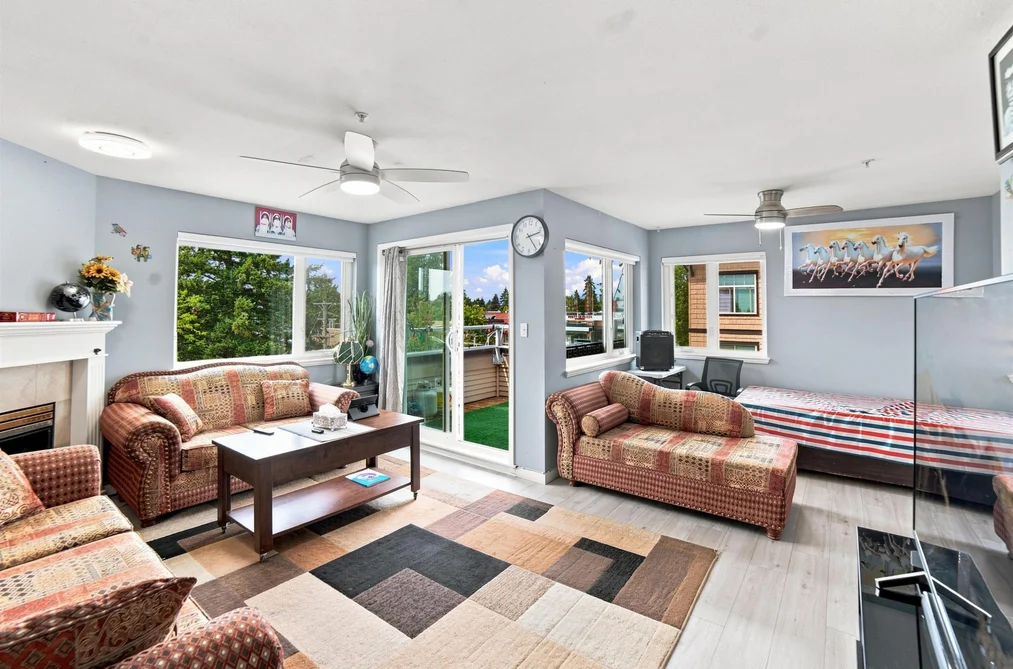 Condo for sale at 411 8142 120a Street Surrey British Columbia - MLS: R3154715