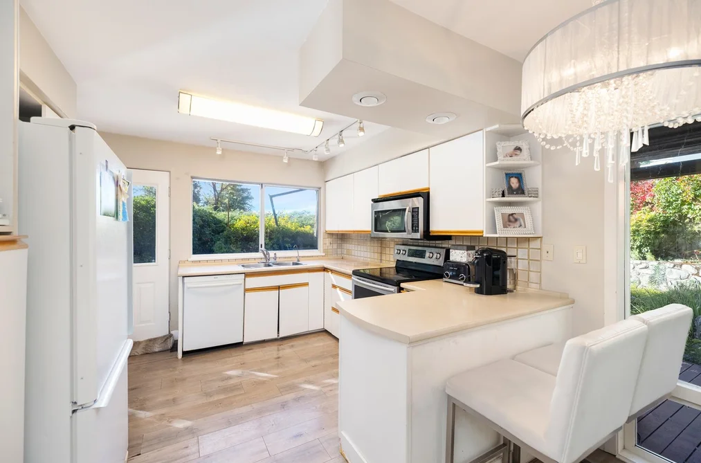 4110 BURKERIDGE PLACE, West Vancouver BC V7V 3M9, West Vancouver BC — Residential for Sale - Photo 5