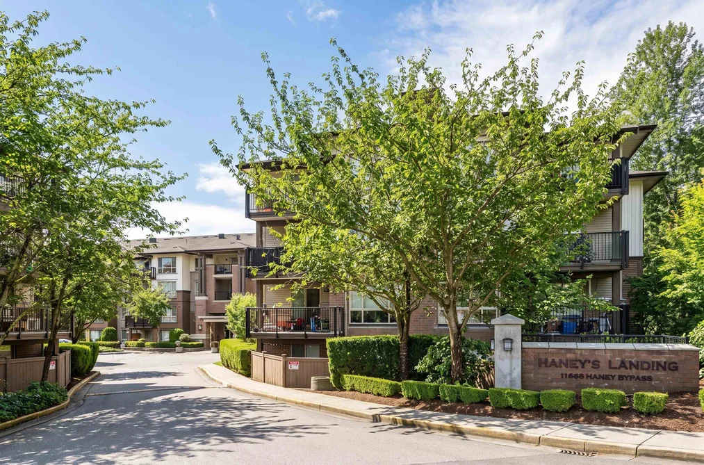 Condo for sale at 412 11665 Haney Bypass Maple Ridge British Columbia - MLS: R3156227
