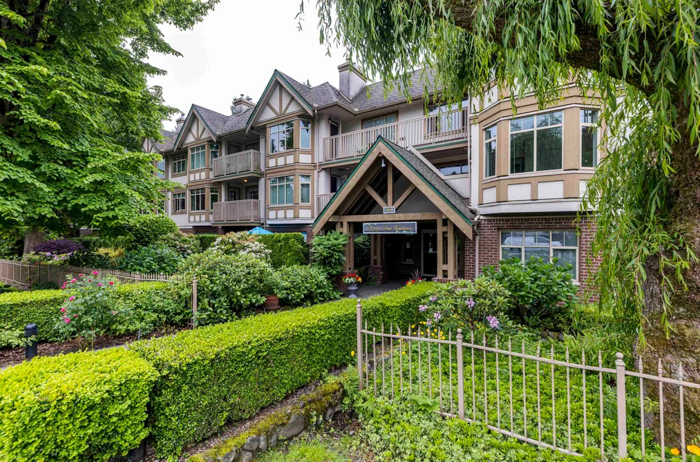 Condo for sale at 412 2059 Chesterfield Avenue North Vancouver British Columbia - MLS: R3127438
