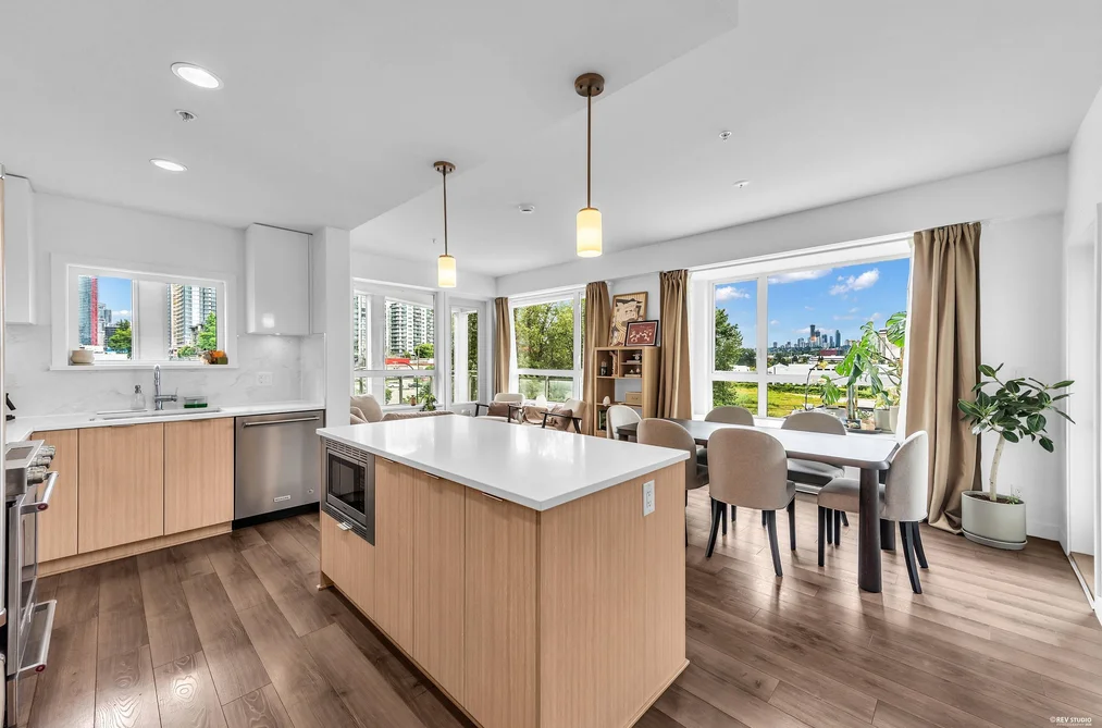 Condo for sale at 412 2188 Madison Avenue Burnaby British Columbia - MLS: R3158251