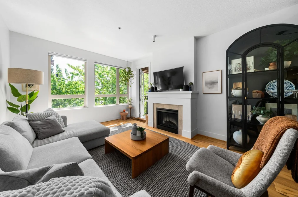 412 2601 WHITELEY COURT, North Vancouver BC V7J 2R7, North Vancouver BC — Residential for Sale - Photo 2
