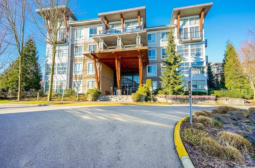 Condo for sale at 412 6628 120 Street Surrey British Columbia - MLS: R3105046