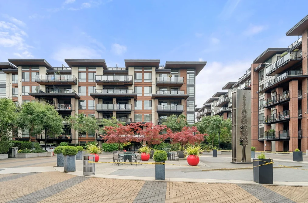 Condo for sale at 412 719 W 3rd Street North Vancouver British Columbia - MLS: R3160950