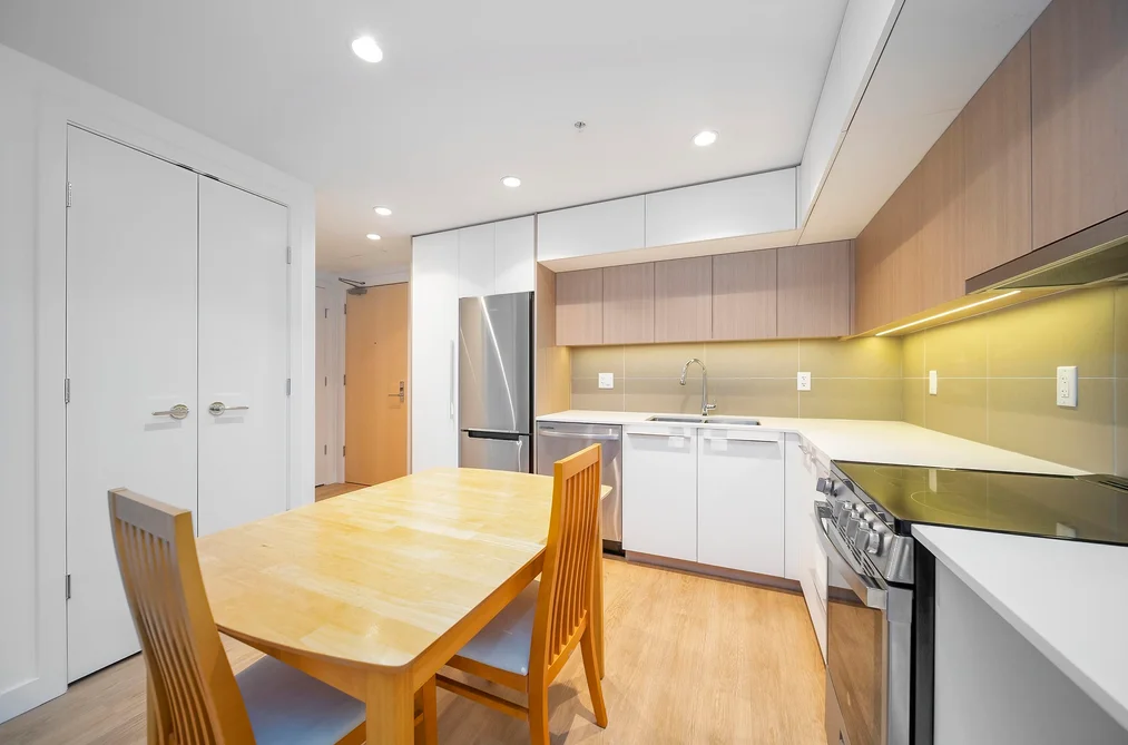 412 - 9888 University Crescent, Burnaby, BC - MLS: R3162901 - Photo 6 412 - 9888 University Crescent, Burnaby, BC - MLS: R3162901 - Photo 6