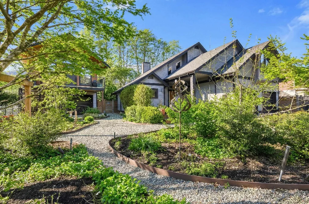 House for sale at 41281 Meadow Avenue Squamish British Columbia - MLS: R3115590