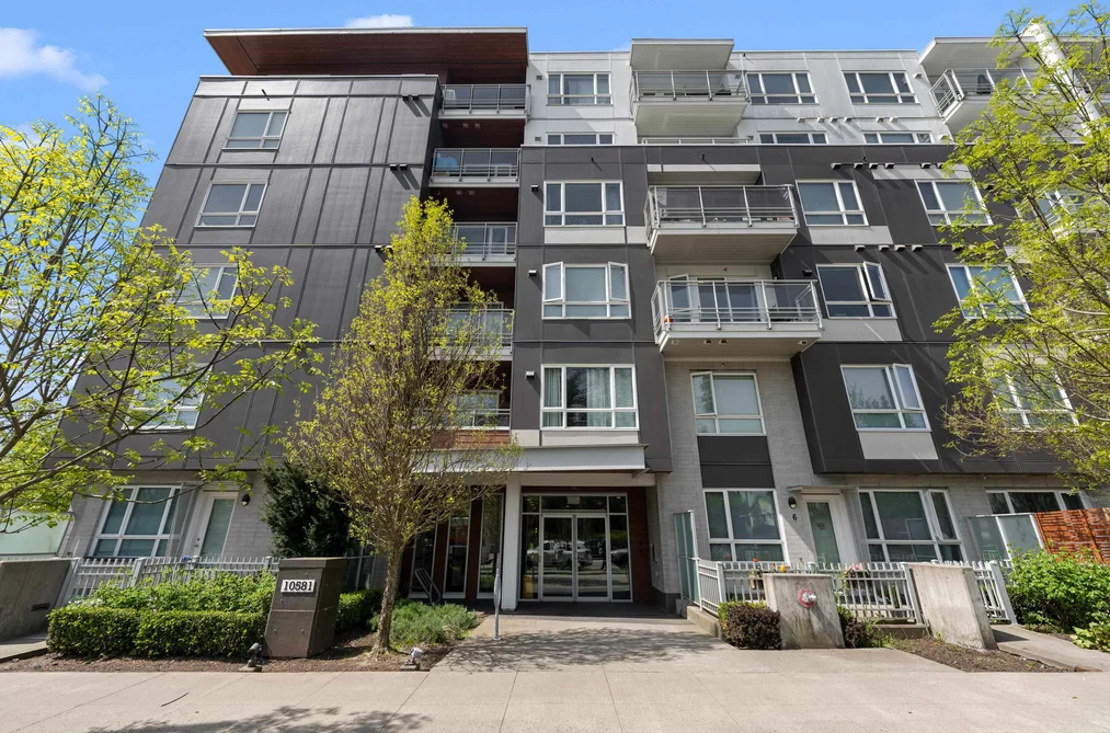 Condo for sale at 413 10581 140 Street Surrey British Columbia - MLS: R3119519