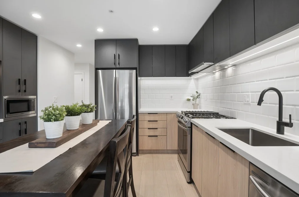 Condo for sale at 413 3038 St George Street Port Moody British Columbia - MLS: R3141399