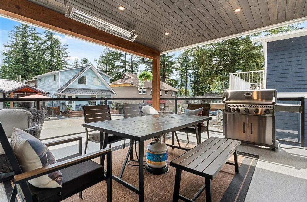 413 MAPLE STREET, Cultus Lake BC V2R 4Z3, Cultus Lake BC — Residential for Sale — Photo 11 of 39