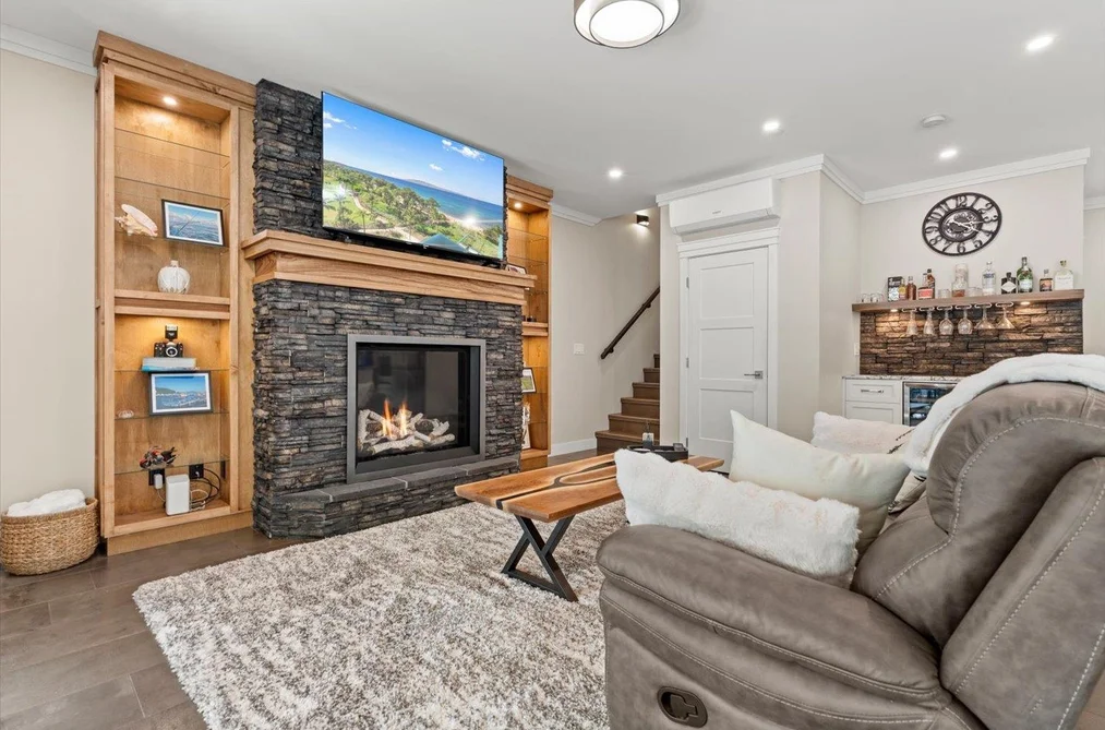 413 MAPLE STREET, Cultus Lake BC V2R 4Z3, Cultus Lake BC — Residential for Sale — Photo 13 of 39