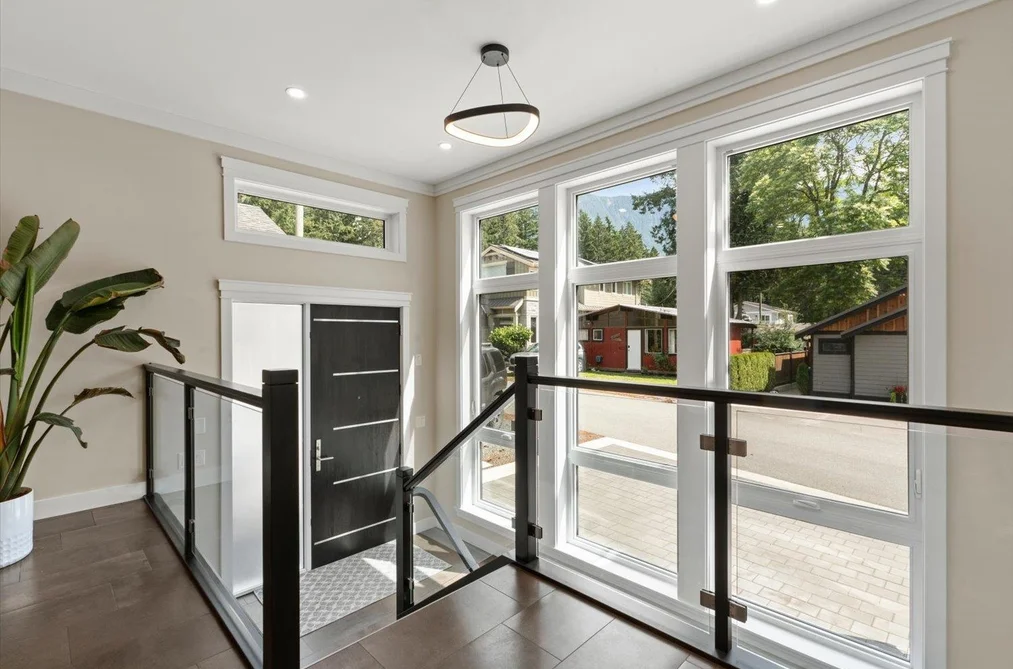413 MAPLE STREET, Cultus Lake BC V2R 4Z3, Cultus Lake BC — Residential for Sale — Photo 3 of 39