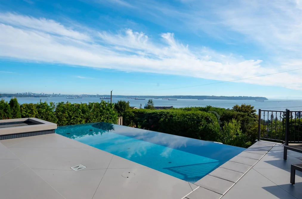 House for sale at 4135 Burkehill Place West Vancouver British Columbia - MLS: R3112905