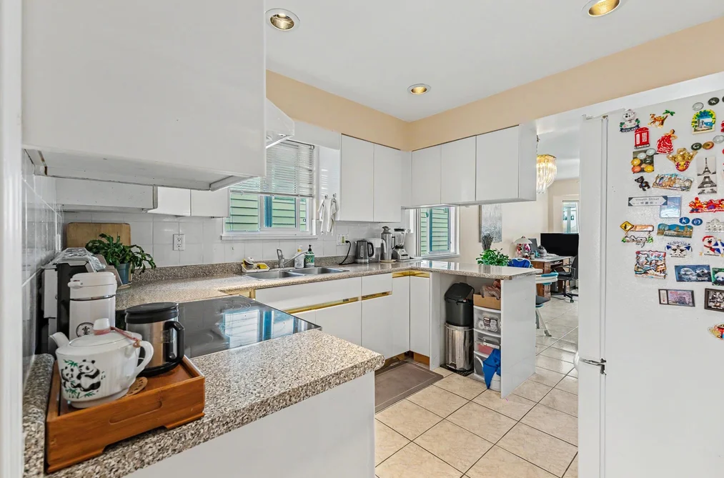 4137 PARKER STREET, Burnaby, BC — Residential for Sale — Photo 11 of 34