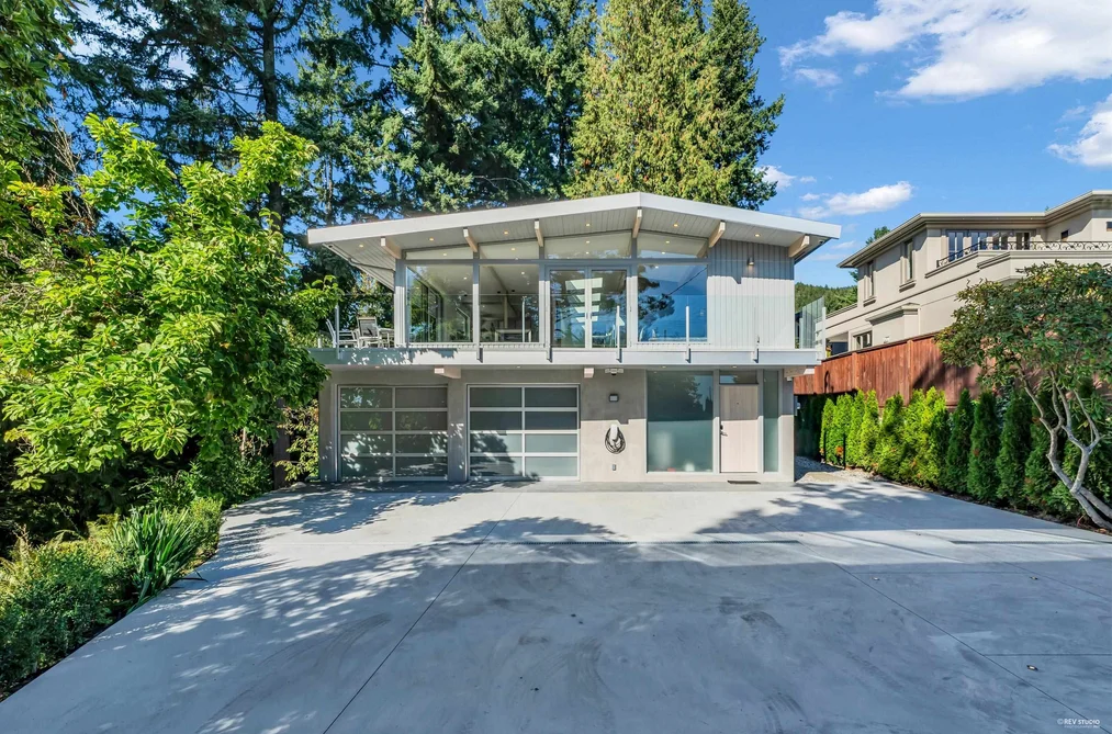 House for sale at 4138 Burkehill Road West Vancouver British Columbia - MLS: R3108751