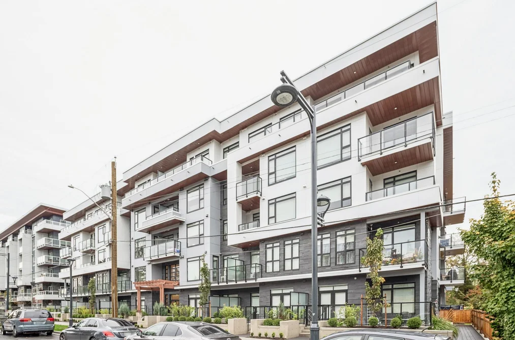 Condo for sale at 414 14257 103a Avenue Avenue Surrey British Columbia - MLS: R3097687