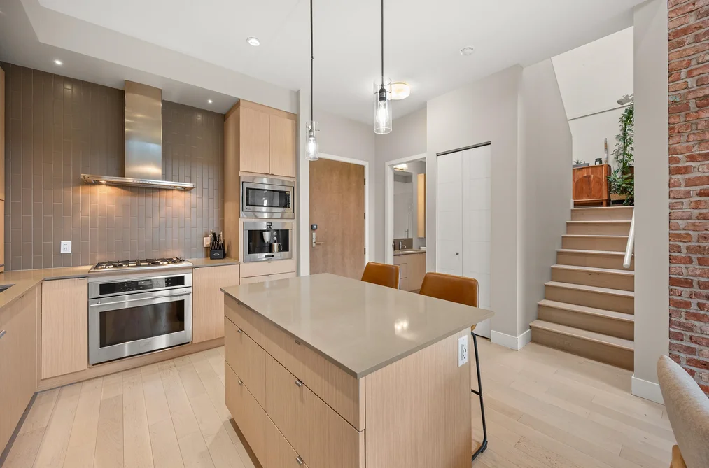 414 262 SALTER STREET, New Westminster BC V3M 0J6, New Westminster BC — Residential for Sale - Photo 3