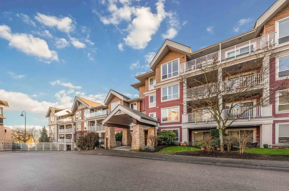 Condo for sale at 414 6440 194 Street Surrey British Columbia - MLS: R3107159