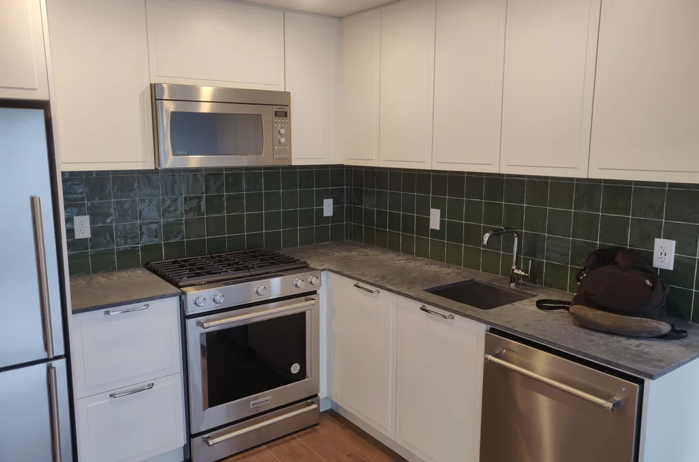 Condo for sale at 414 645 Como Lake Avenue Coquitlam British Columbia - MLS: R3131734