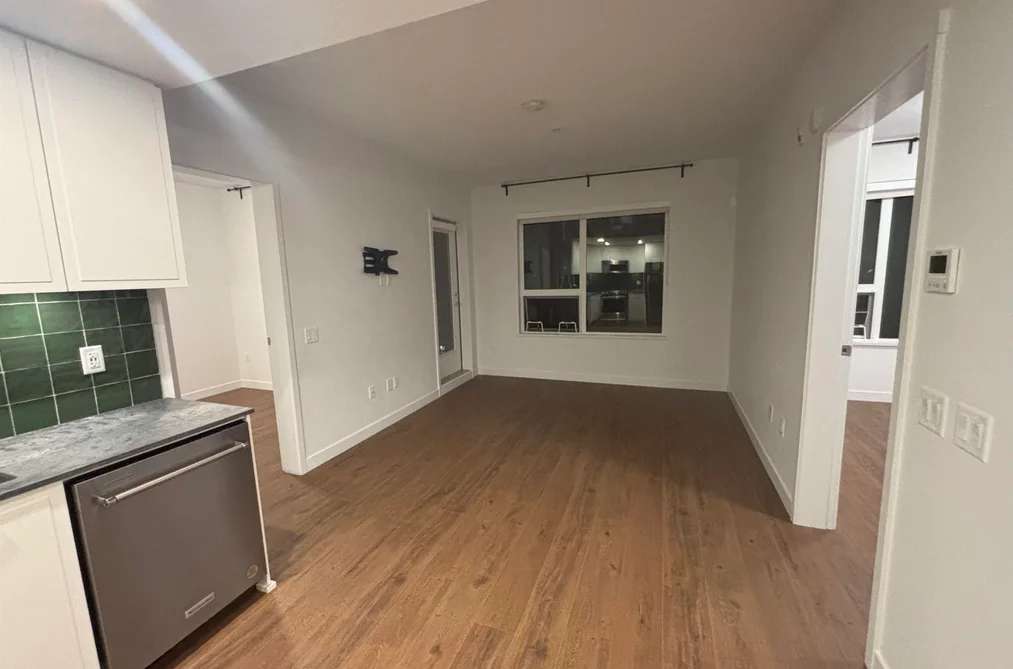 414 645 COMO LAKE AVENUE, Coquitlam BC V3J 0N9, Coquitlam BC — Residential for Sale - Photo 2