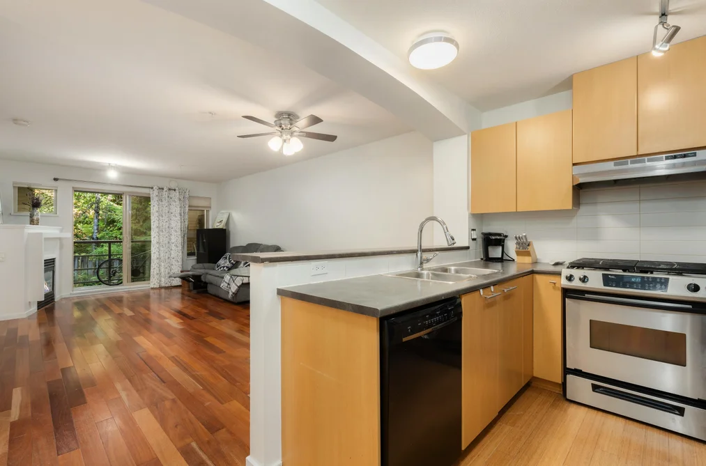 9319 University Cres Unit 414, Burnaby, BC - MLS: R3175184