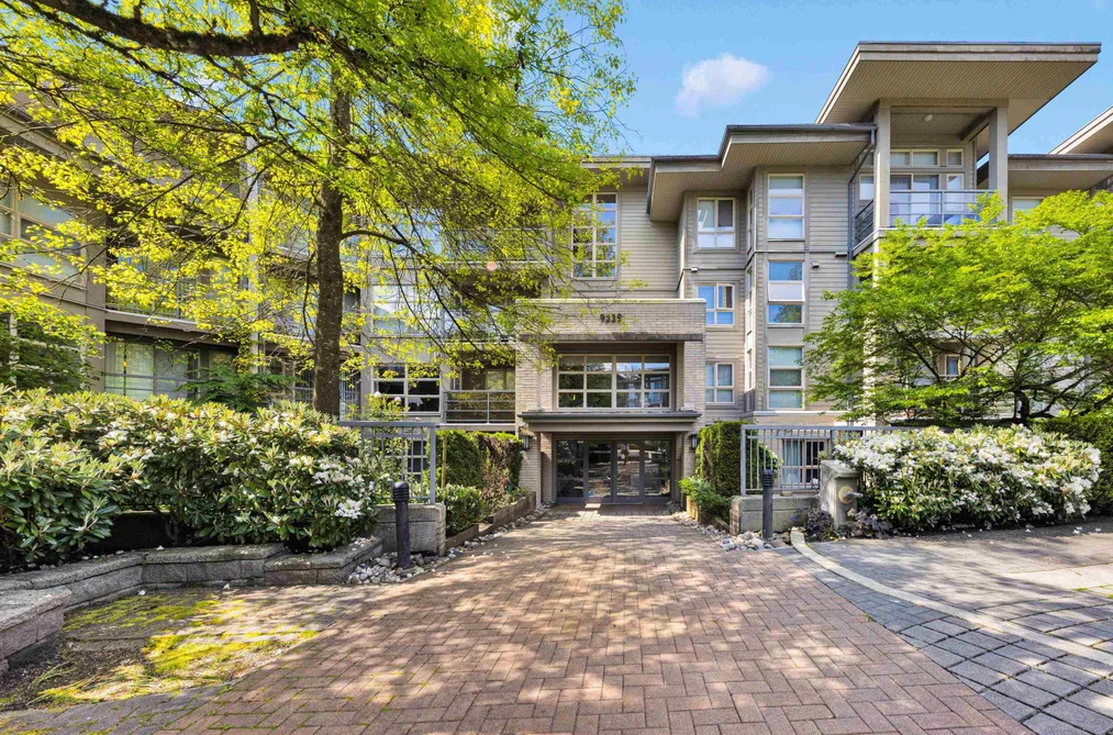 Condo for sale at 414 9339 University Crescent Burnaby British Columbia - MLS: R3082777