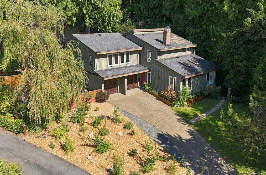 House for sale at 4151 Fircrest Place North Vancouver British Columbia - MLS: R3168139