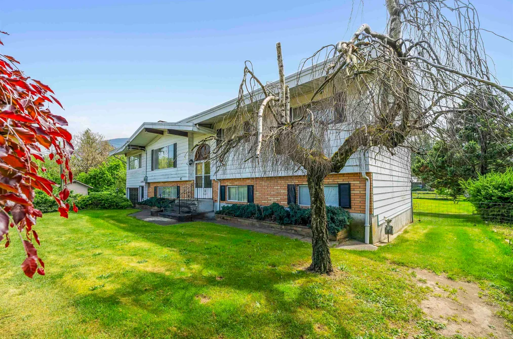 41588 YARROW CENTRAL ROAD, Yarrow BC V2R 5G4, Yarrow BC — Residential for Sale - Photo 3