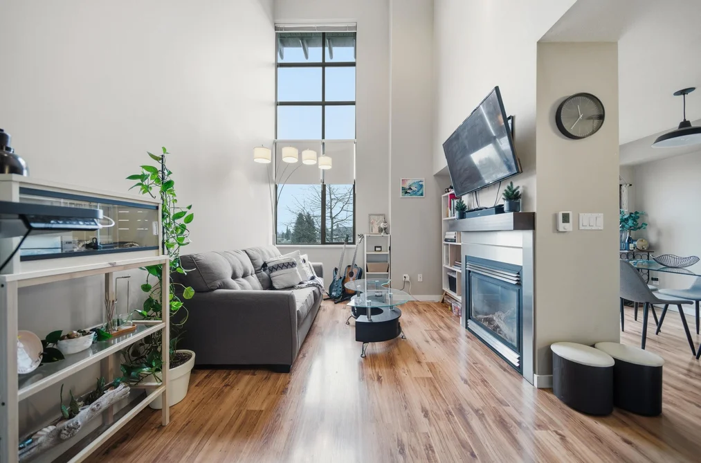 Condo for sale at 416 10866 City Parkway Surrey British Columbia - MLS: R3111596