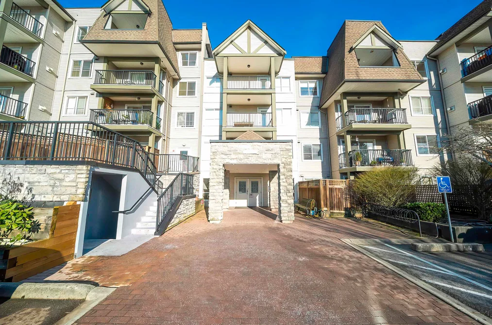 Condo for sale at 416 12083 92a Avenue Surrey British Columbia - MLS: R3081985