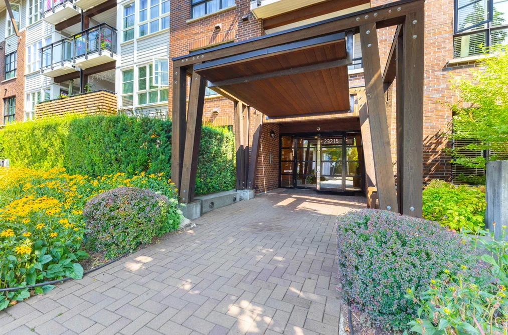 Condo for sale at 416 23215 Billy Brown Road Langley British Columbia - MLS: R3161612