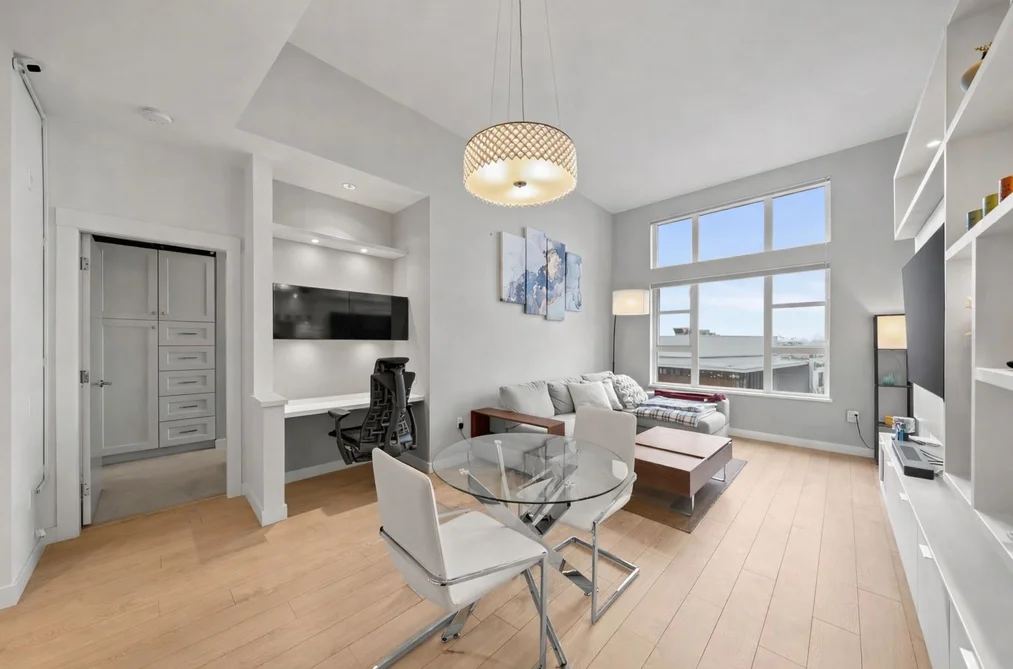 Condo for sale at 416 550 Seaborne Place Port Coquitlam British Columbia - MLS: R3102233