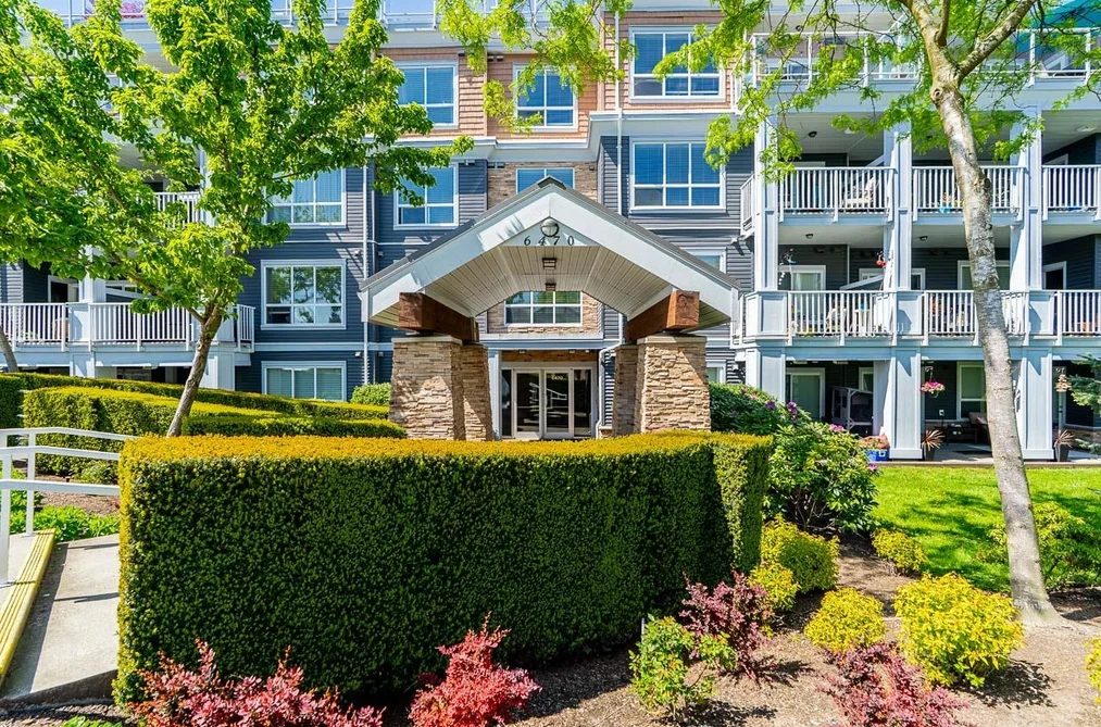 Condo for sale at 416 6470 194 Street Surrey British Columbia - MLS: R3120212