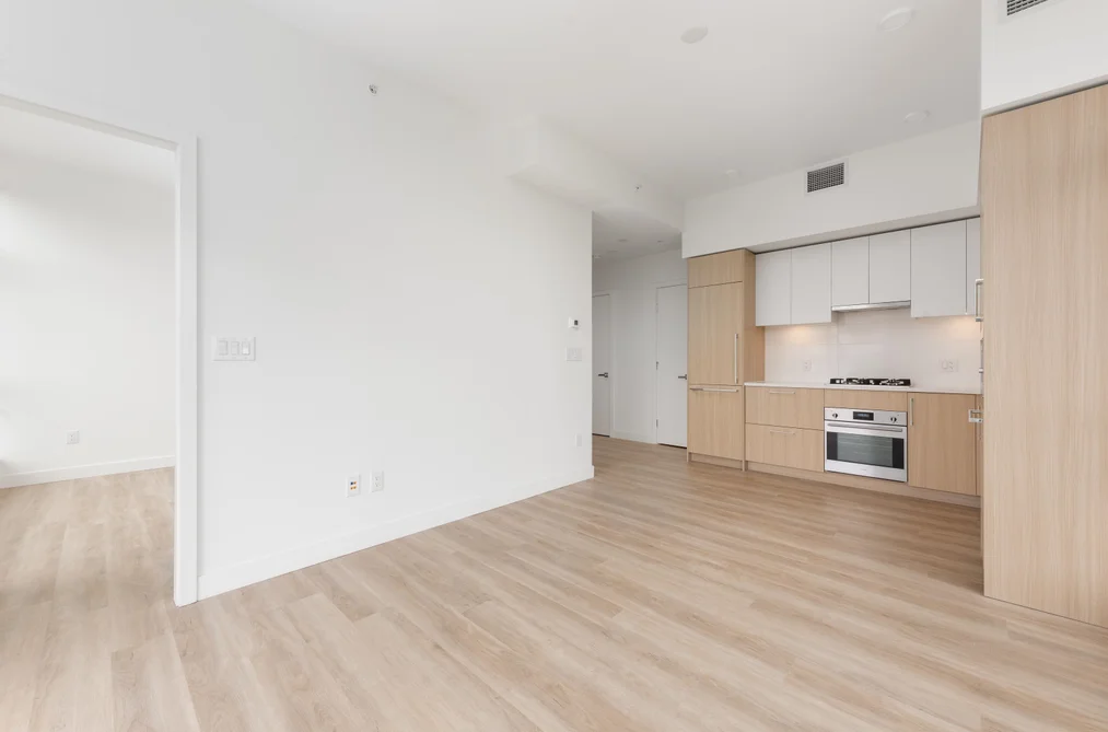 416 9675 KING GEORGE BOULEVARD, Surrey BC V3T 0T7, Surrey BC — Residential for Sale - Photo 3