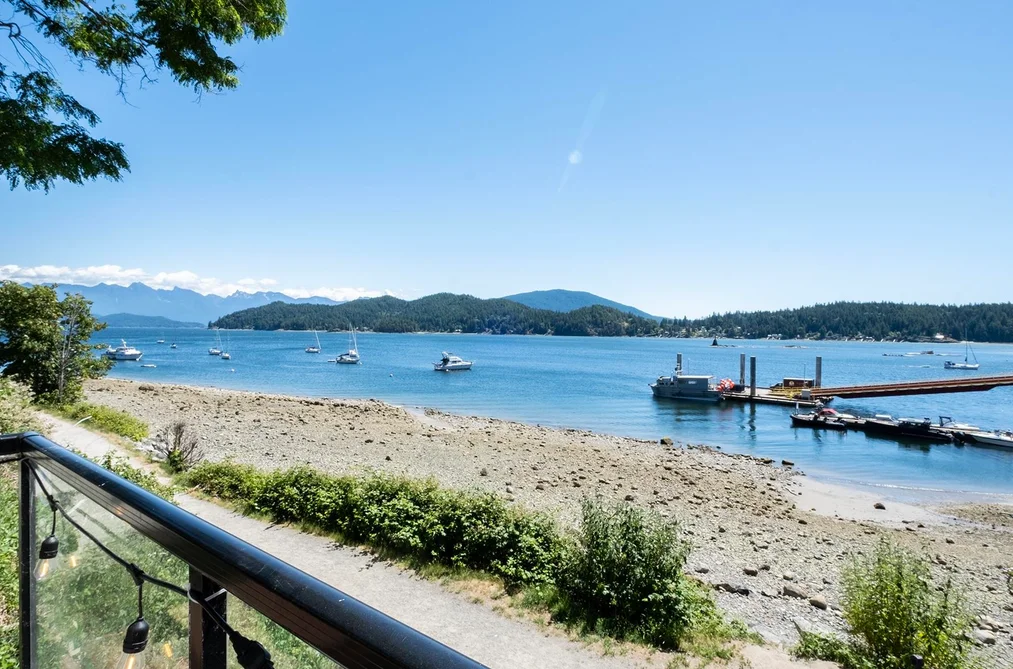 416 MARINE DRIVE, Gibsons BC V0N 1V1, Gibsons BC — Residential for Sale - Photo 2