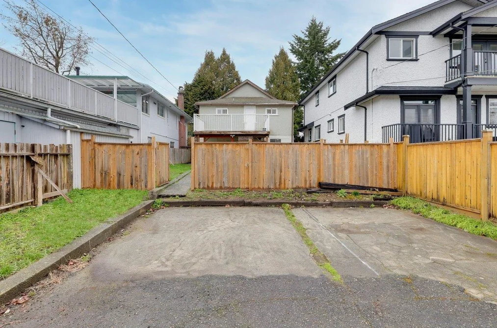 House for sale at 4168 Parker Street Burnaby British Columbia - MLS: R3100350