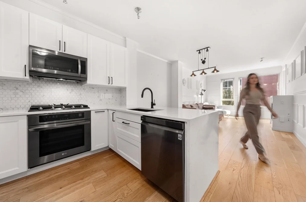Condo for sale at 417 119 W 22nd Street North Vancouver British Columbia - MLS: R3170447