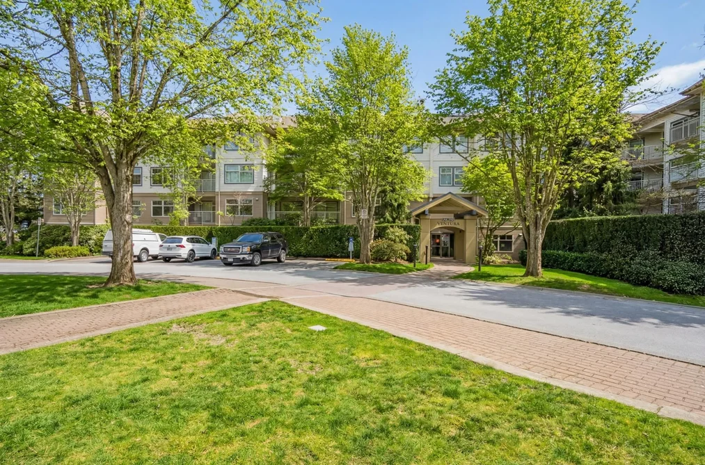 Condo for sale at 417 15210 Guildford Drive Surrey British Columbia - MLS: R3092551