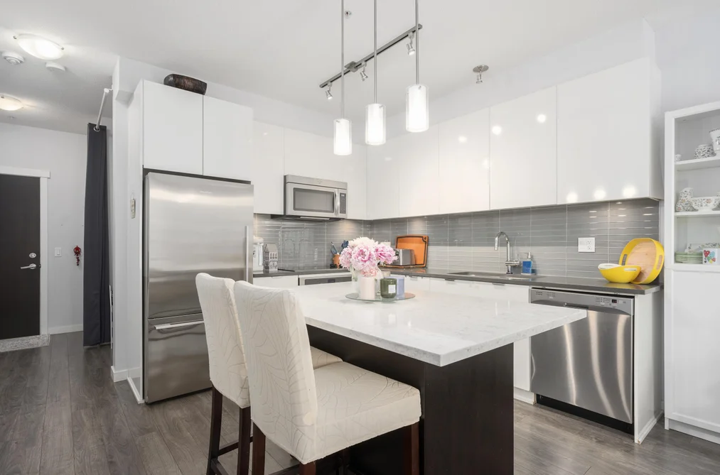 Condo for sale at 417 2665 Mountain Highway North Vancouver British Columbia - MLS: R3141790