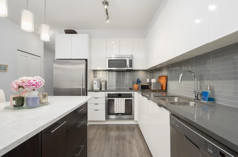417 2665 MOUNTAIN HIGHWAY, North Vancouver BC V7J 0A8, North Vancouver BC — Residential for Sale - Photo 2