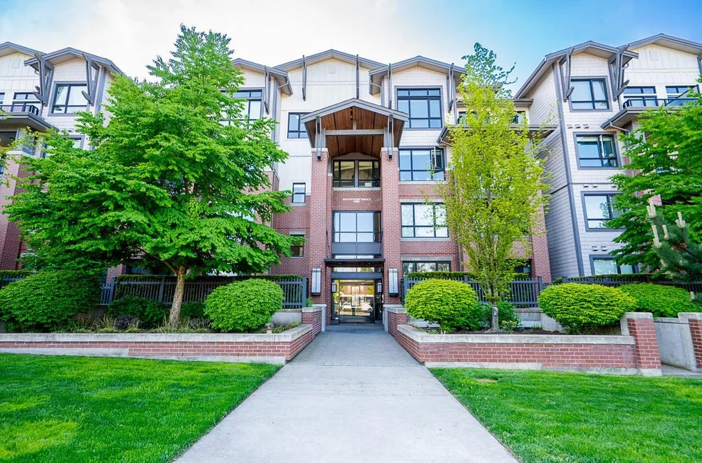 Condo for sale at 417 2960 151 Street Surrey British Columbia - MLS: R3117012