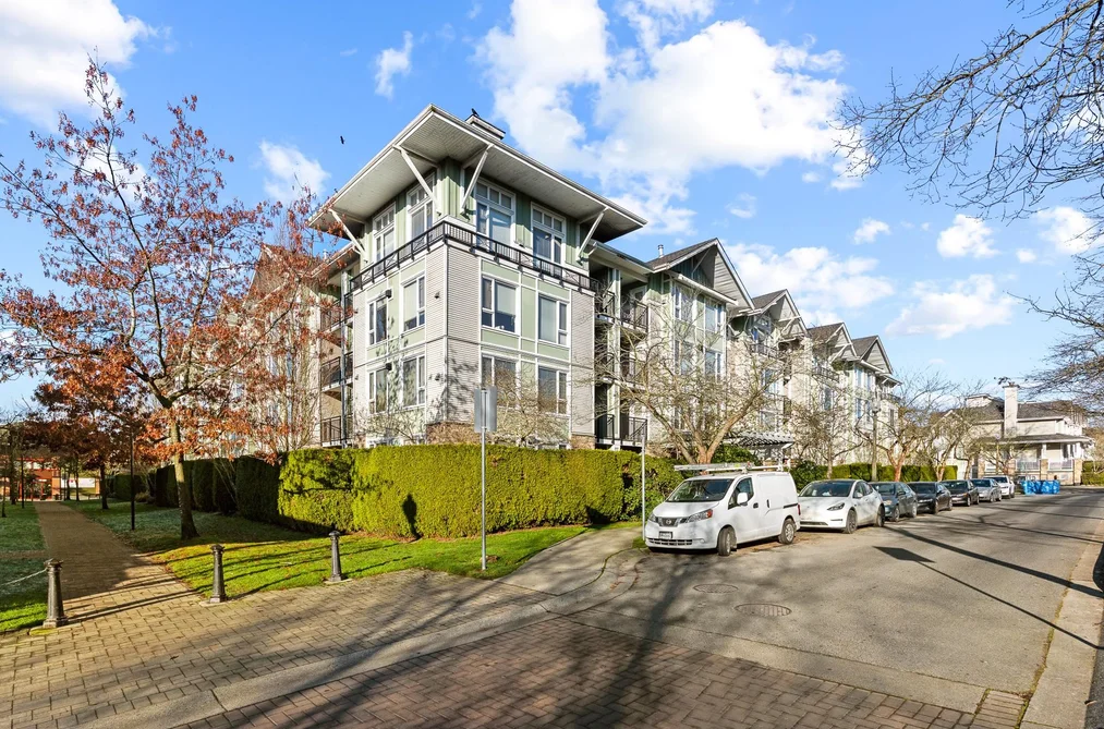 Condo for sale at 417 7089 Mont Royal Square Vancouver British Columbia - MLS: R3110829
