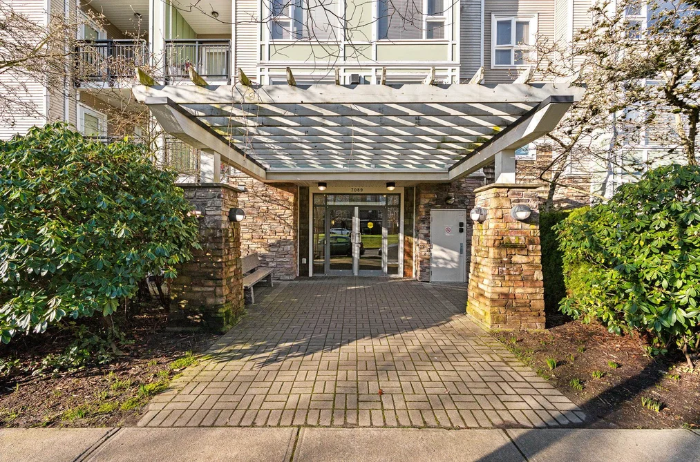 417 7089 MONT ROYAL SQUARE, Vancouver BC V5S 4W6, Vancouver BC — Residential for Sale - Photo 2