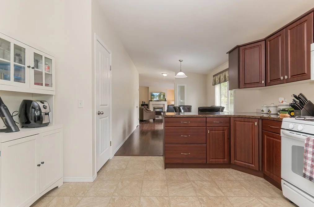 41725 HARE AVENUE, Yarrow BC V2R 5E9, Yarrow BC — Residential for Sale — Photo 8 of 35