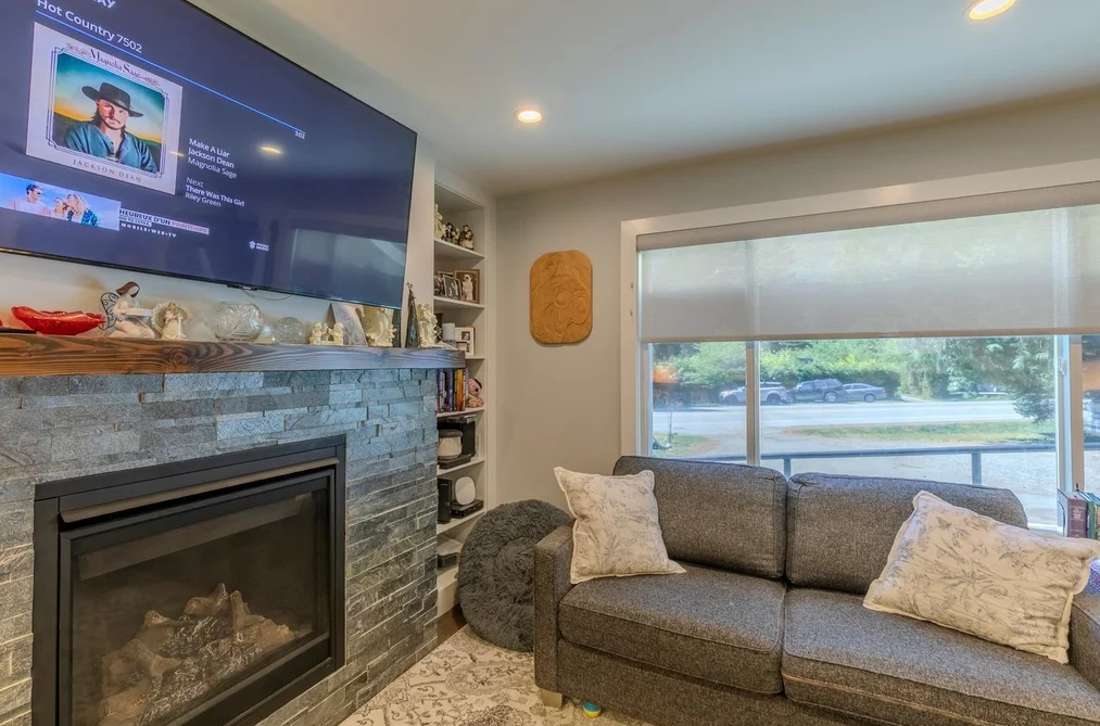 41756 GOVERNMENT ROAD, Squamish BC V8B 0G3, Squamish BC — Residential for Sale - Photo 2