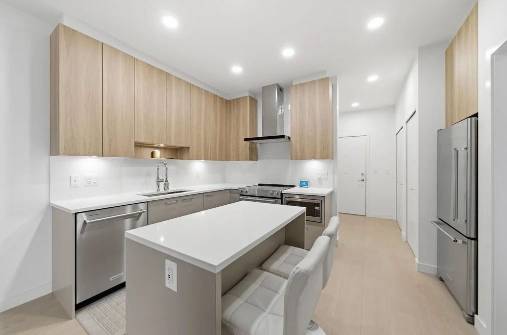 418 7588 16TH STREET, Burnaby BC V3N 0H8, Burnaby BC — Residential for Sale - Photo 3