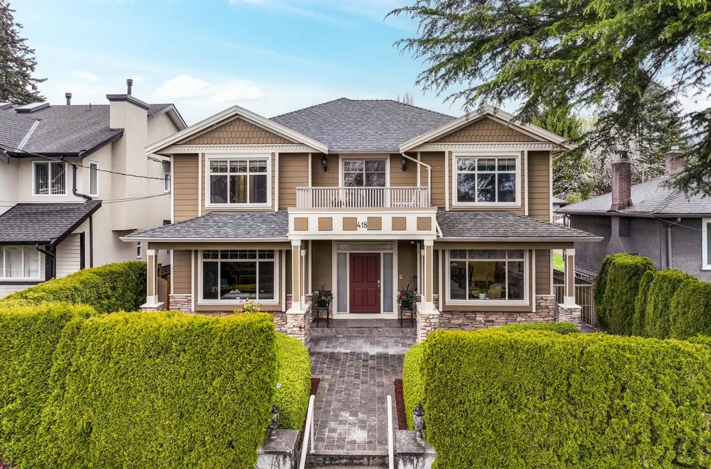 House for sale at 418 E 13th Street North Vancouver British Columbia - MLS: R3112124