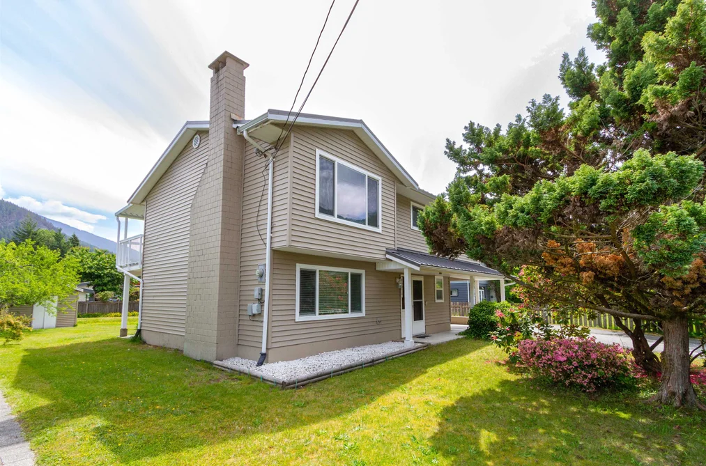 41818 BIRKEN ROAD, Squamish BC V0N 1H0, Squamish BC — Residential for Sale - Photo 2